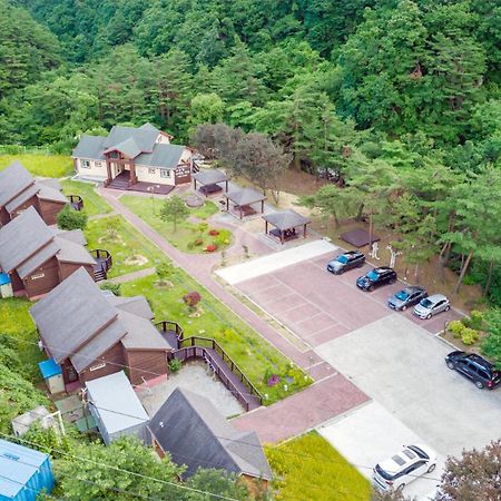 Gangneung Yasaenghwa Maeul Hotel Bagian luar foto